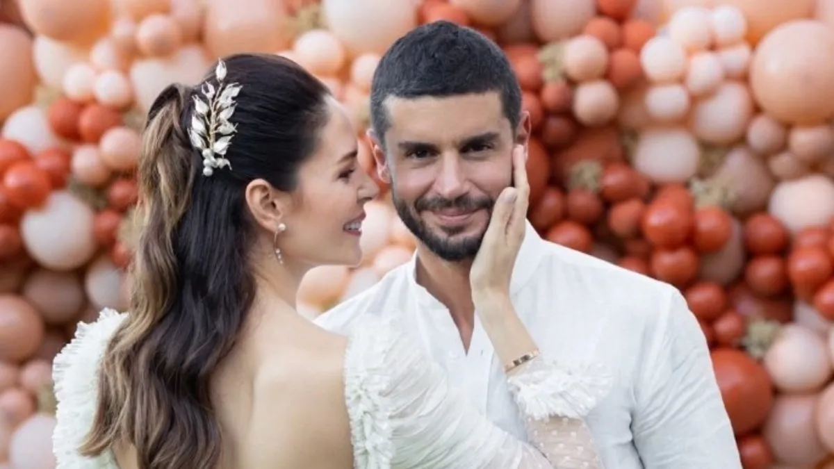Gözde çift Berk Oktay ile Yıldız Çağrı Atiksoy minik kızları Mira Milena ile Maldivler’de!