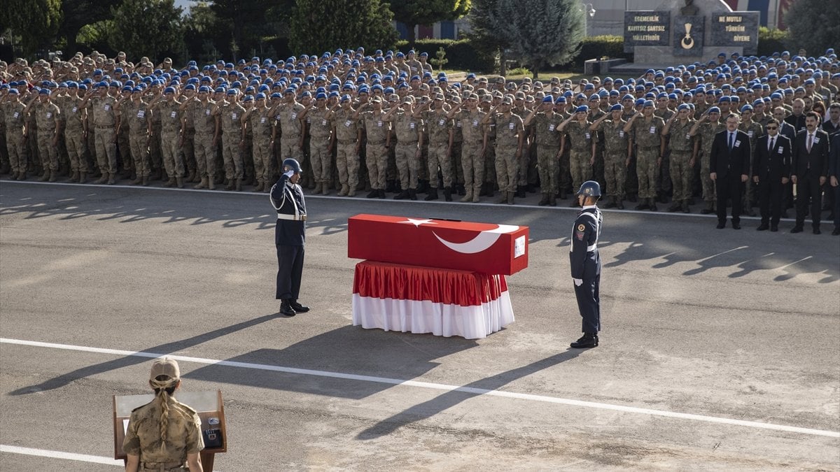 Tunceli’de trafik kazasında şehit olan askerler için tören düzenlendi