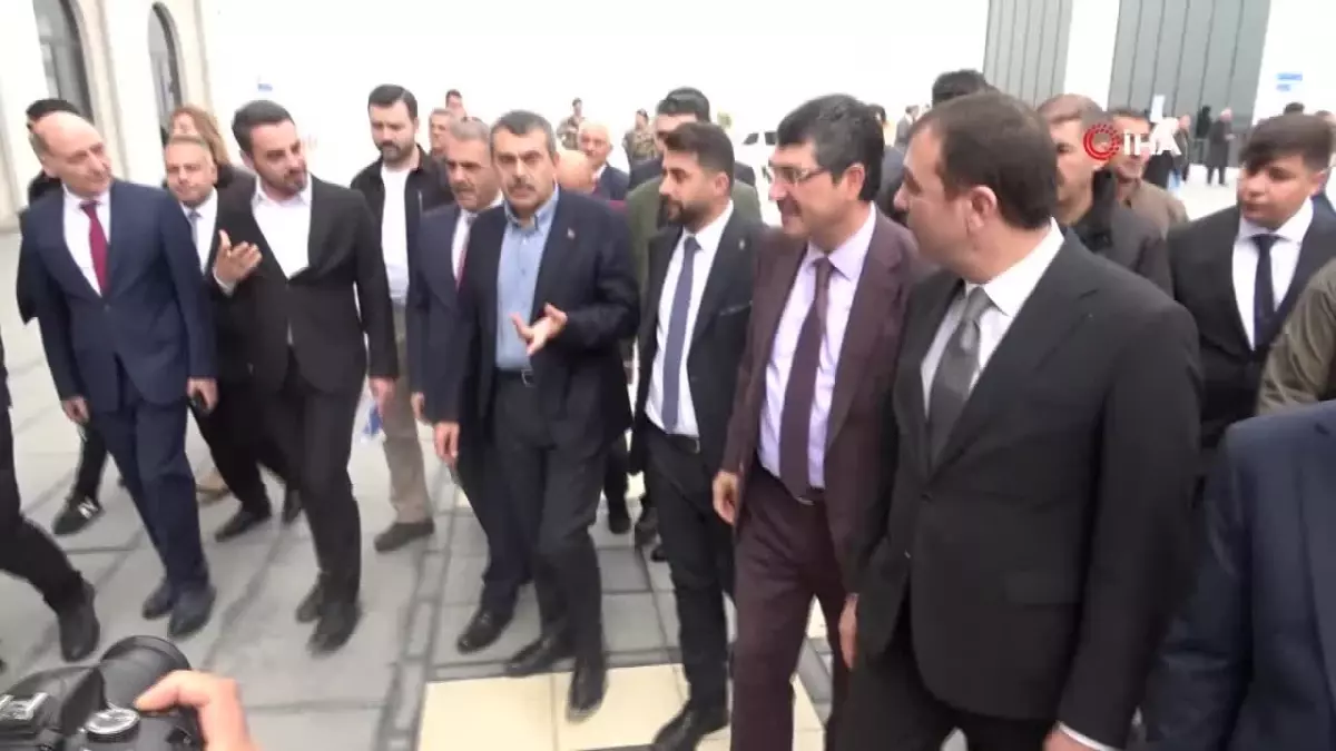 Milli Eğitim Bakanı Tekin’den Laiklik Eleştirisi