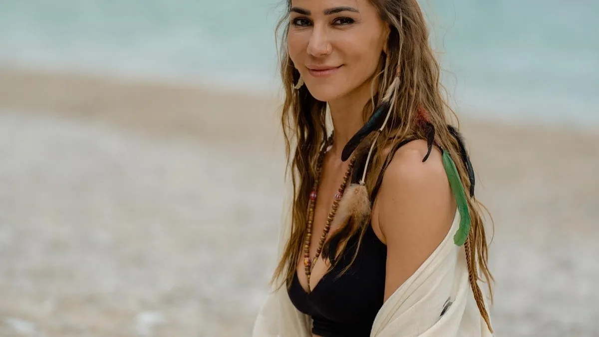 Kim der ki 3 çocuk annesi! 48’lik Zeynep Tokuş’un oğulları boyunu geçti! Mankenlere taş çıkarıyorlar…